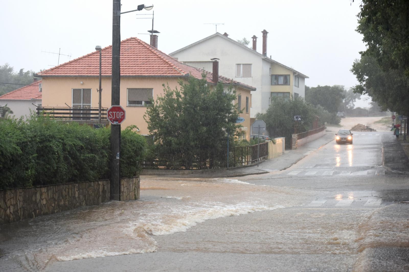 Kišna kataklizma u Zadru: poplavljen cijeli grad
