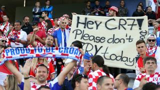 Hrvatski navijači okupirali Lens uoči utakmice s Portugalom, Photo: PIXSELL Hrvatski navijači okupirali Lens uoči utakmice s Portugalom, Photo: PIXSELL