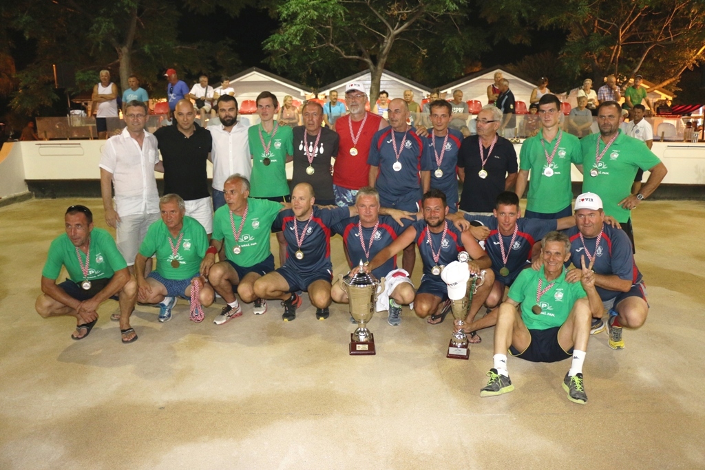 Boćari Marinića iz Viškova kod Rijeke osvojili boćarski Kup Hrvatske na završnom turniru u Viru Boćari Marinića iz Viškova kod Rijeke osvojili boćarski Kup Hrvatske na završnom turniru u Viru