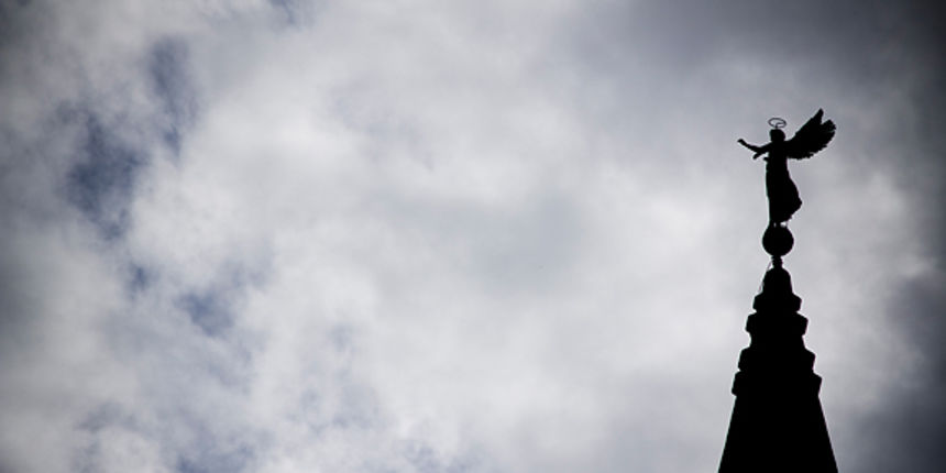 Đir po gradu 28. listopada 2012., zvonik, anđel, molitva, kršćanstvo, vjera  (foto:Saša Čuka)