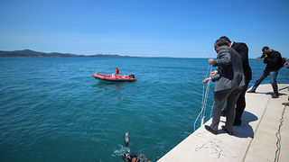 Svečanost polaganja J. Y. Costeau memorijalne ploče na Morskim orguljama