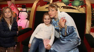 Sv. Luce razveselila mališane u Supernova centru, Foto: Iva Perinčić Sv. Luce razveselila mališane u Supernova centru, Foto: Iva Perinčić