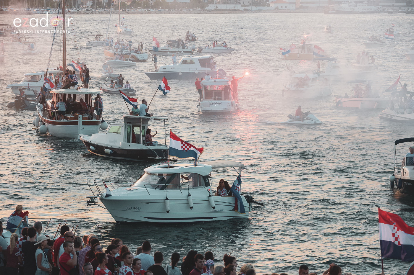 Zadar priredio čudesan doček svojim Vatrenim herojima (1)