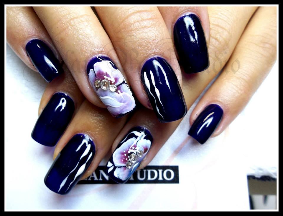 Zrinka Vuksan u konkurenciji natjecanja “Miss Nails” Zrinka Vuksan u konkurenciji natjecanja “Miss Nails”