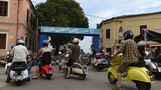 Vespaši zauzeli Biograd, foto: Vinko Pešić