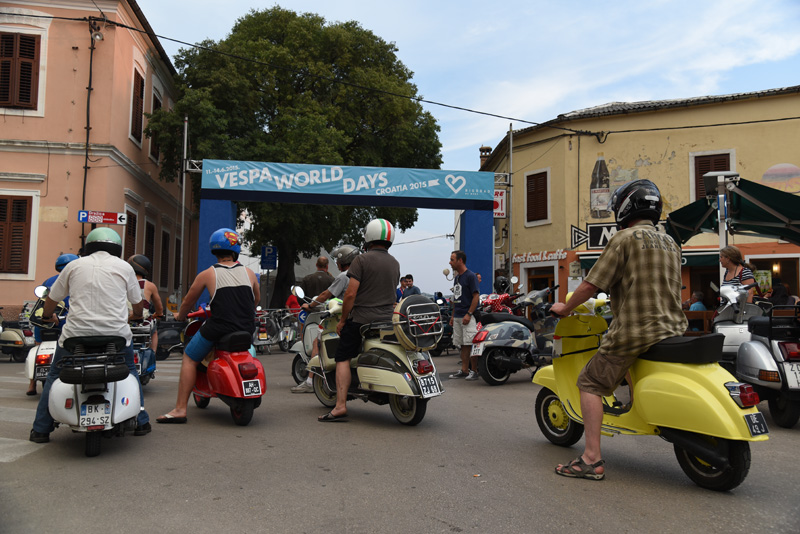 Vespaši zauzeli Biograd, foto: Vinko Pešić