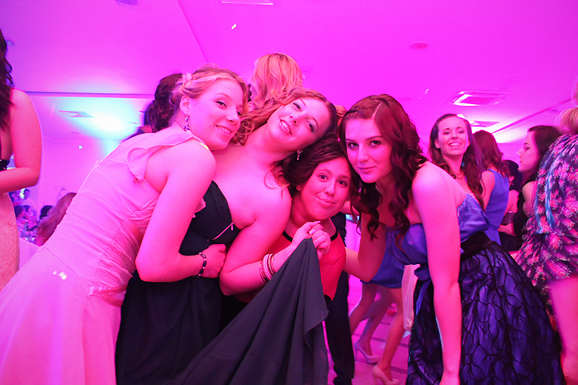 Maturalna večer Ekonomske škole (foto:Saša Čuka) Maturalna večer Ekonomske škole (foto:Saša Čuka)