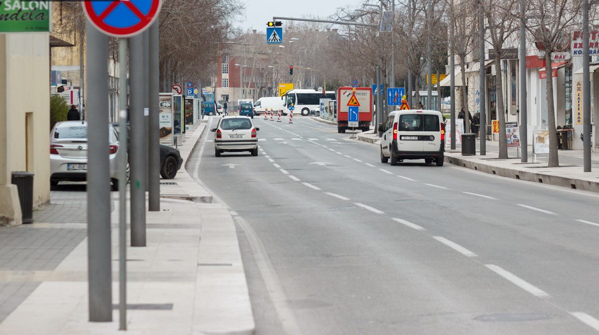 Đir po gradu, ponedjeljak 26. veljače 2018. Relja, Zrinsko-frankopanska ulica Đir po gradu, ponedjeljak 26. veljače 2018. Relja, Zrinsko-frankopanska ulica