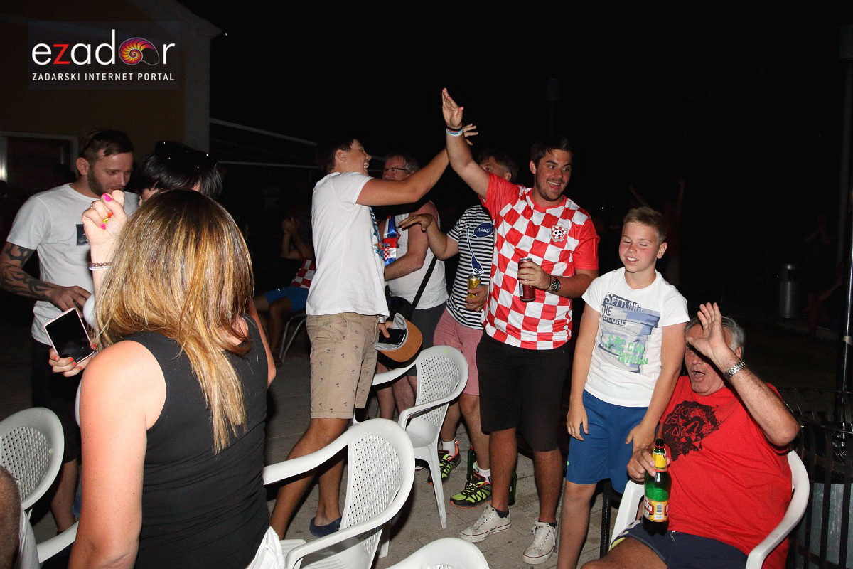 Bibinje: Navijanje za Vatrene i fešta nakon pobjede nad Rusijom