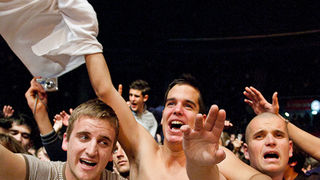 Karlovacko live: Halid Beslic i Crvena jabuka u dvorani Kresimir Cosic u Zadru, Foto: Leo Banic Karlovacko live: Halid Beslic i Crvena jabuka u dvorani Kresimir Cosic u Zadru, Foto: Leo Banic