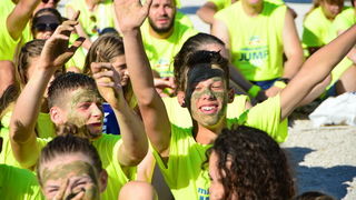 10. dm Millennium Jump na zadarskoj rivi – 3 tisuće skakača poslalo prekrasnu priču u svijet 10. dm Millennium Jump na zadarskoj rivi – 3 tisuće skakača poslalo prekrasnu priču u svijet