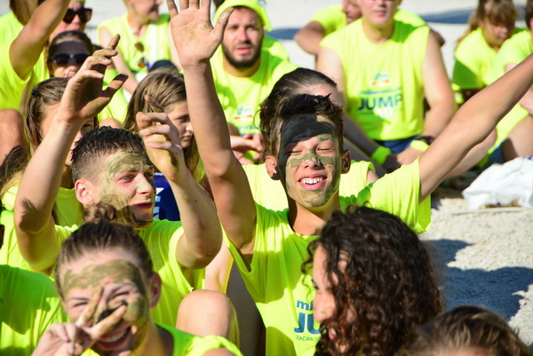 10. dm Millennium Jump na zadarskoj rivi – 3 tisuće skakača poslalo prekrasnu priču u svijet 10. dm Millennium Jump na zadarskoj rivi – 3 tisuće skakača poslalo prekrasnu priču u svijet