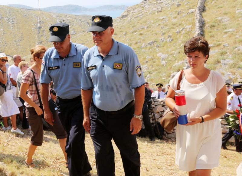 30.08.2015., Kornati – Na otoku Kornatu obiljezena je 8. obljetnica stradanja 12 vatrogasaca iz Sibenika, Vodica i Tisnog. Photo: Dusko Jaramaz/PIXSELL 30.08.2015., Kornati – Na otoku Kornatu obiljezena je 8. obljetnica stradanja 12 vatrogasaca iz Sibenika, Vodica i Tisnog. Photo: Dusko Jaramaz/PIXSELL