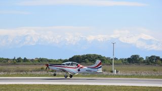 Prvi samostalni letovi omanskih pilota Prvi samostalni letovi omanskih pilota