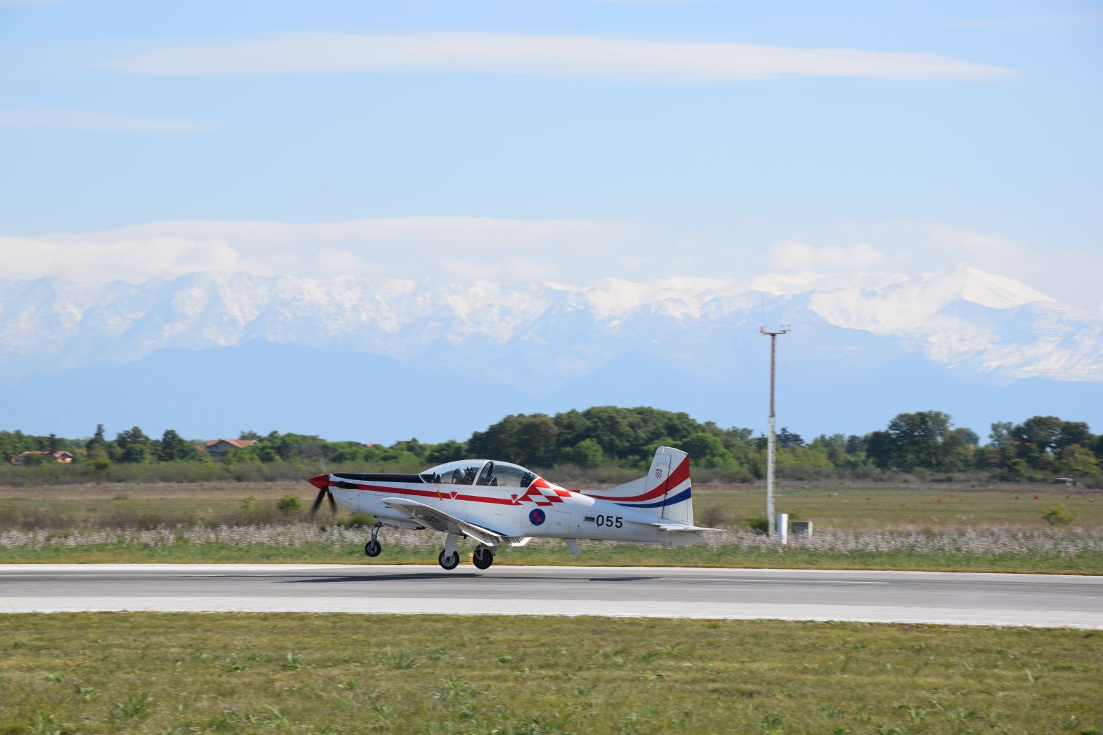 Prvi samostalni letovi omanskih pilota Prvi samostalni letovi omanskih pilota