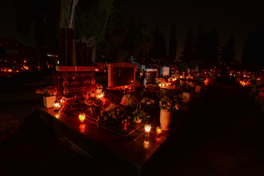 Blagdan Svih svetih na Gradskom groblju Zadar 1. studenog 2016.  Foto: Iva Perinčić