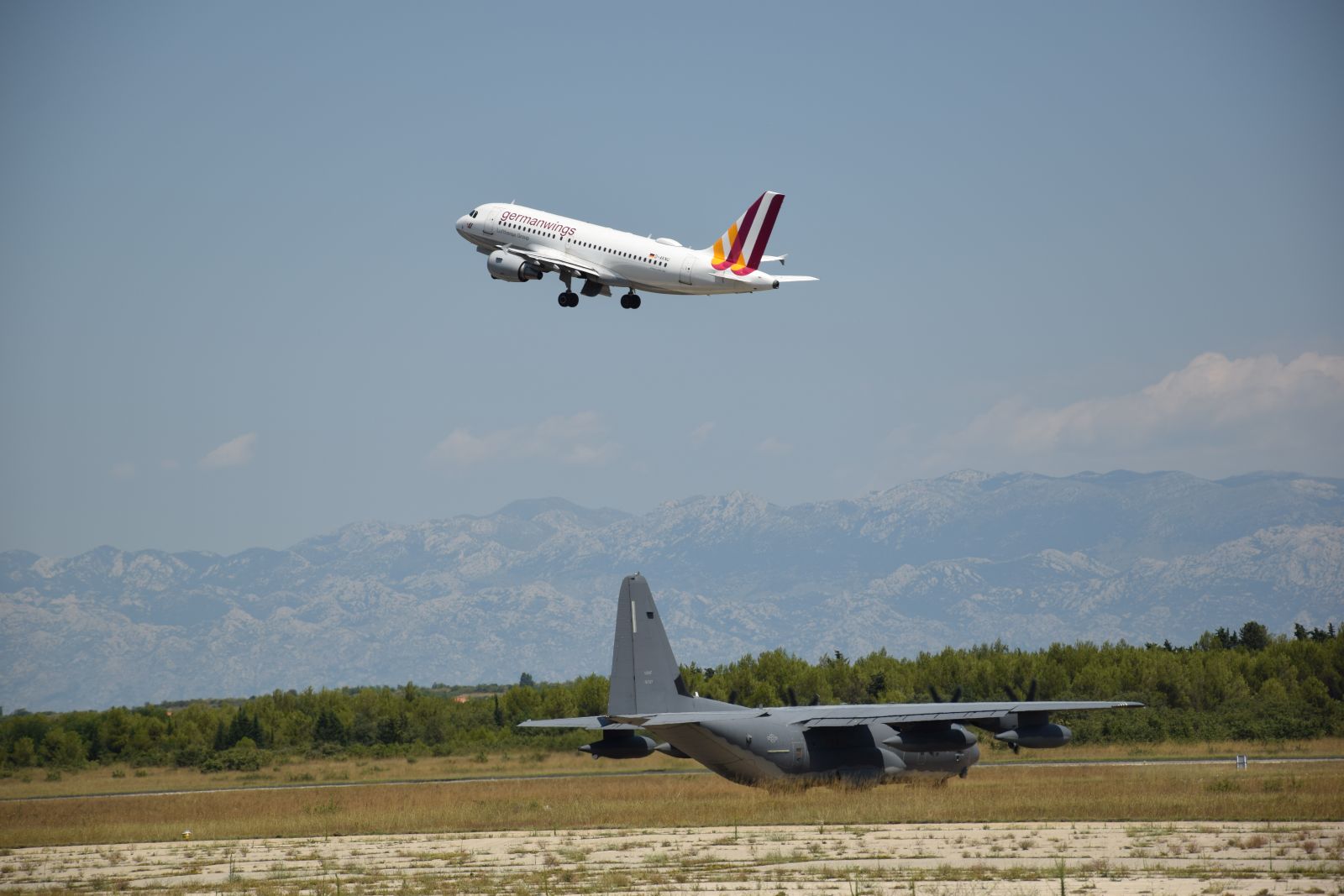 Američka posada MC-130 stigla u vojnu bazu Zemunik Američka posada MC-130 stigla u vojnu bazu Zemunik