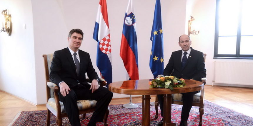 Mokrice, 110313.
Dvorac Mokrice.
Predsjednik Vlade Republike Hrvatske Zoran Milanovic se sastao s predsjednikom Vlade Republike Slovenije Janezom Jansom, u dvorcu Mokrice u Republici Sloveniji. Premijeri ce potpisati Memorandum o suglasnosti o pitanjima L