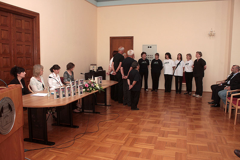 Julianne Eden Bušić predstavila novu knjigu “Živa glava”, Foto: Lucija Juravić Julianne Eden Bušić predstavila novu knjigu “Živa glava”, Foto: Lucija Juravić