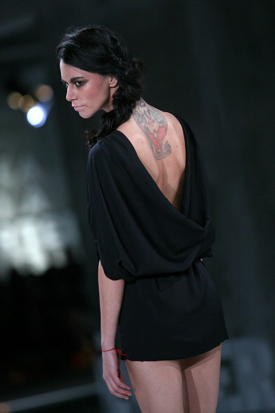 U trgovackom centru West gate sinoc zapoceo modni dogadjaj Nivea Cro A Porter. U trgovackom centru West gate sinoc zapoceo modni dogadjaj Nivea Cro A Porter.