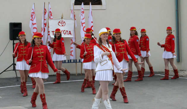Pakoške mažoretkinje (Foto:imageshack.us)