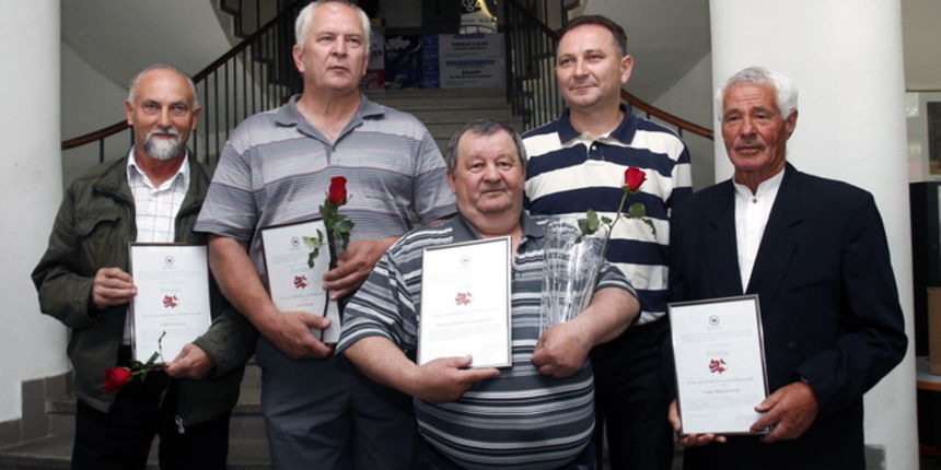 Zagreb, 290413.
Kresimirov trg 2.
Savez samostalnih sindikata Hrvatske dodjelio je tradicionalne godisnje nagrade Srce sindikalne solidarnosti koja se dodjejuju osobama koje su svojim radom pridonijele razvoju sindikalnog pokreta, te nagradu Osmisli prvos