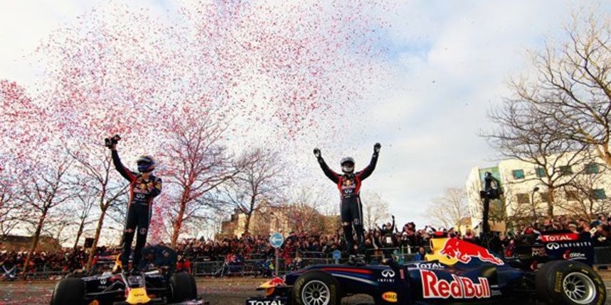 Red Bull Racing Team: Sebastian Vettel i Mark Webber / formula1.com Red Bull Racing Team: Sebastian Vettel i Mark Webber / formula1.com