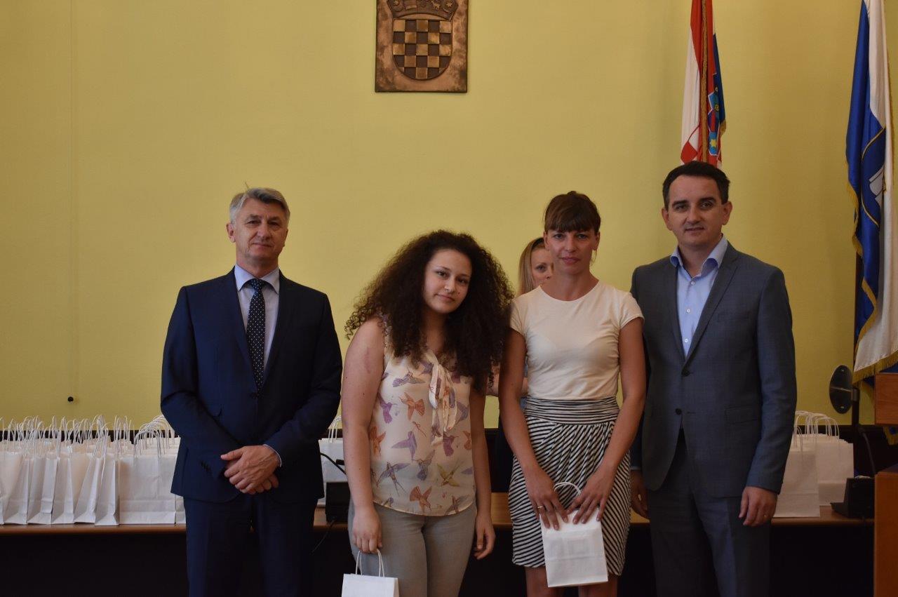 Prijem za nagrađivane učenike osnovnih i srednjh škola