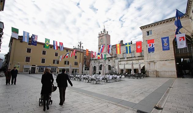 Narodni trg – Zastave drzava sudionika na SP u rukometu (foto: Marin Gospić)