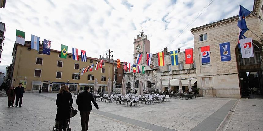 Narodni trg – Zastave drzava sudionika na SP u rukometu (foto: Marin Gospić)