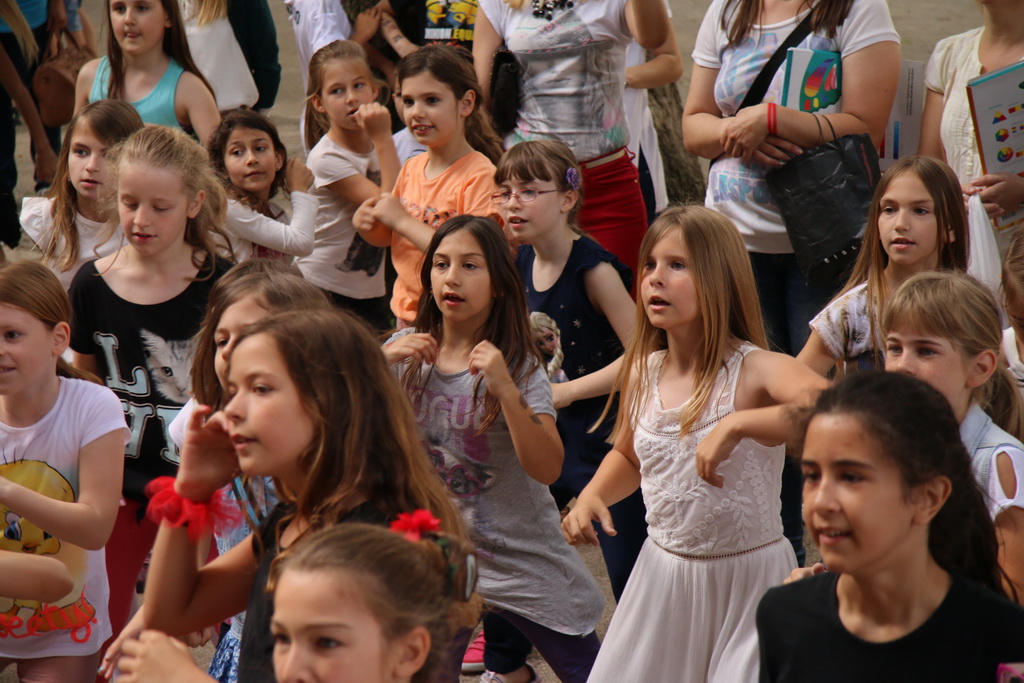 Posljednji dan nastave u OŠ Petra Preradovića u ritmu zumbe Posljednji dan nastave u OŠ Petra Preradovića u ritmu zumbe