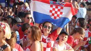 Zadar dočekao svoje Vatrene: Sve generacije okupile se na Forumu