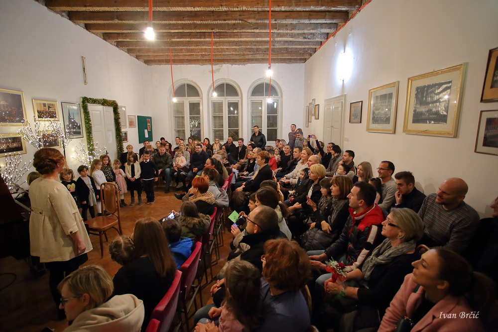 Božićni koncert male škole glazbe “Arete” Božićni koncert male škole glazbe “Arete”