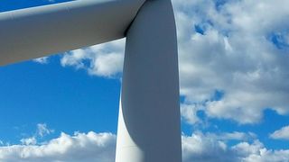 Olujna bura srušila vjetro elektranu na Pagu Olujna bura srušila vjetro elektranu na Pagu