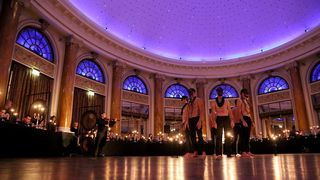 Modni spektakl Hippy Gardena