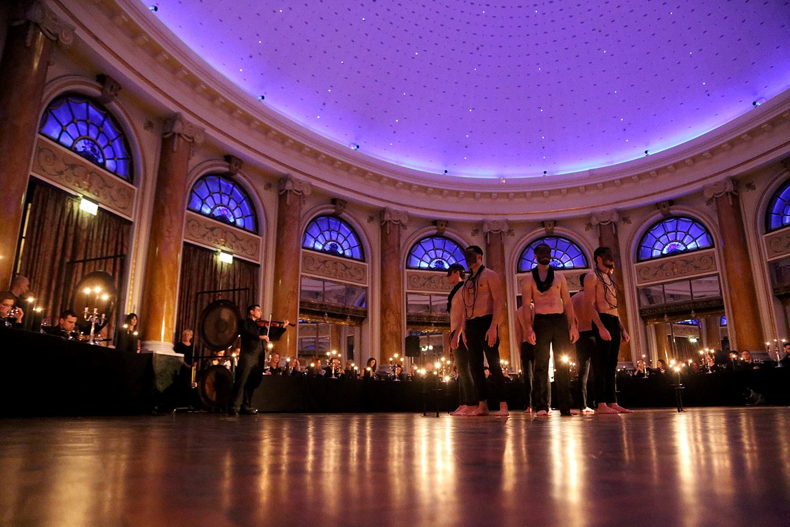 Modni spektakl Hippy Gardena