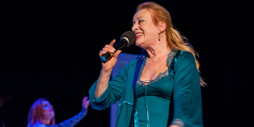 Jasna Ančić u predstavi “Ostavljam te” Jasna Ančić u predstavi “Ostavljam te”