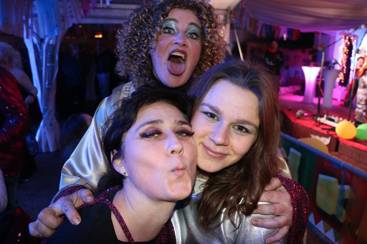 Virske maškare 2018: Defile maškaranih skupina i fešta uz “Koktelse”