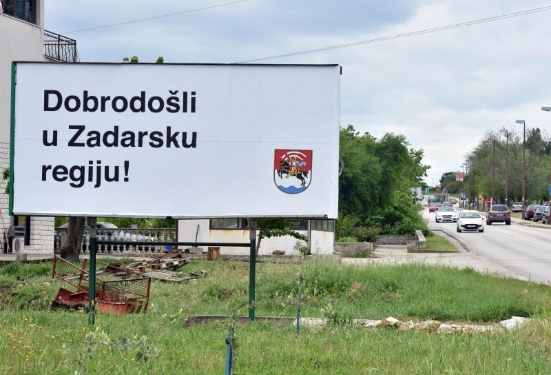 Bilice: Postavljen billboard “Dobrodošli u Zadarsku regiju”. Foto: Hrvoje Jelavic/PIXSELL Bilice: Postavljen billboard “Dobrodošli u Zadarsku regiju”. Foto: Hrvoje Jelavic/PIXSELL