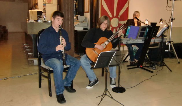 Povodom 8. Dana makedonske kulture, kulturno-umjetničko društvo ”Biljana” u dvorani hotela Iž u Zadru organizirala je večer poezije i glazbe