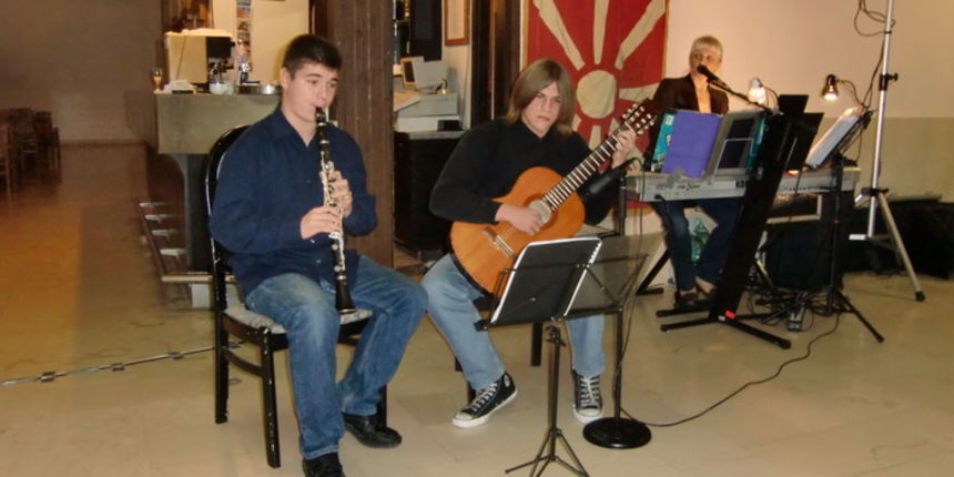 Povodom 8. Dana makedonske kulture, kulturno-umjetničko društvo ”Biljana” u dvorani hotela Iž u Zadru organizirala je večer poezije i glazbe