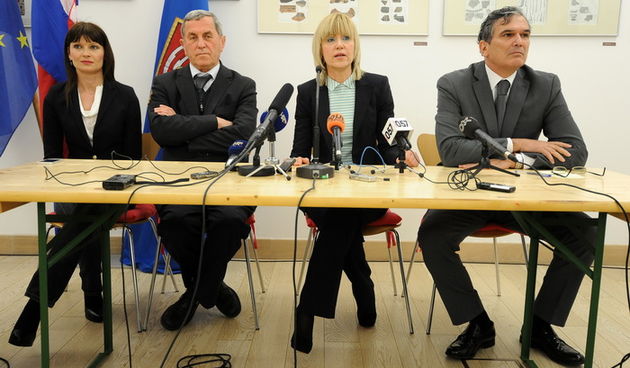 Zadar, 180313.
Don Ivan Grubisic i SDP-ov kandidat za gradonacelnika Zadra Ivo Bilic odrzali su u Muzeju stakla zajednicku press konferenciju  na kojoj je don Ivan Grubisic podrzao Ivu Bilica kao kandidata za zadarskog gradonacelnika.
Na fotografiji:Sabin