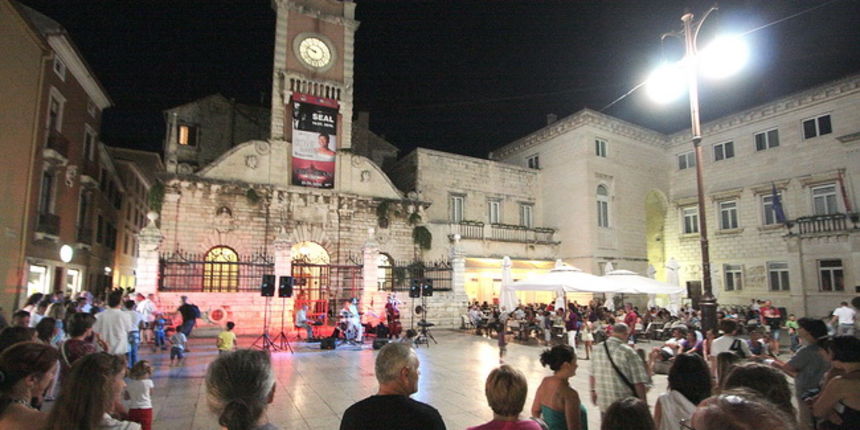 Narodni trg: koncert Aldemaromania trio & Ricardo Luque foto: Angelo Virag Narodni trg: koncert Aldemaromania trio & Ricardo Luque foto: Angelo Virag