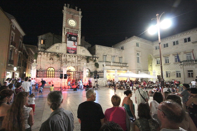 Narodni trg: koncert Aldemaromania trio & Ricardo Luque foto: Angelo Virag Narodni trg: koncert Aldemaromania trio & Ricardo Luque foto: Angelo Virag