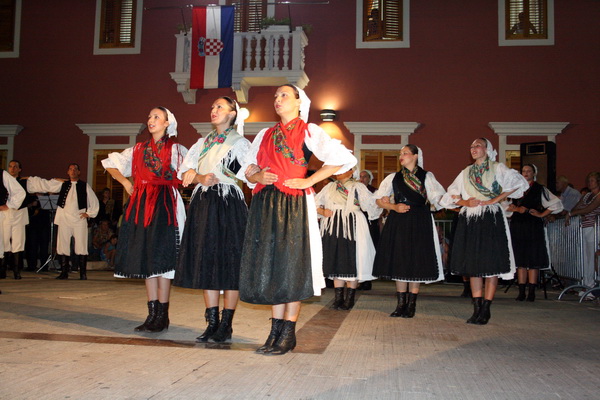 Biograd na Moru: Zavrsna priredba Ljetne skole folklora