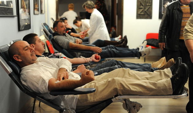 Zadar, 131212
Jutros se u HNK-u odrzala tradicionalna bozicna akcija darivanja krvi u organizaciji zadarske udruge Kalelarga.
Foto: Luka Gerlanc / CROPIX