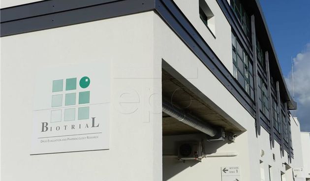 Francuska: Umro muškarac koji je nakon testiranja lijeka pretrpio moždanu smrt, Foto: Hina