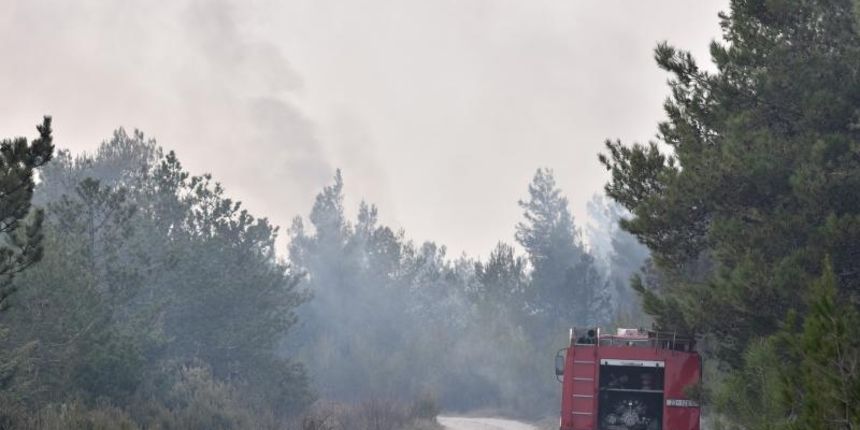 Veliki požar kod Ražanca uz vatrogasce gasili kanader i air tractor Veliki požar kod Ražanca uz vatrogasce gasili kanader i air tractor