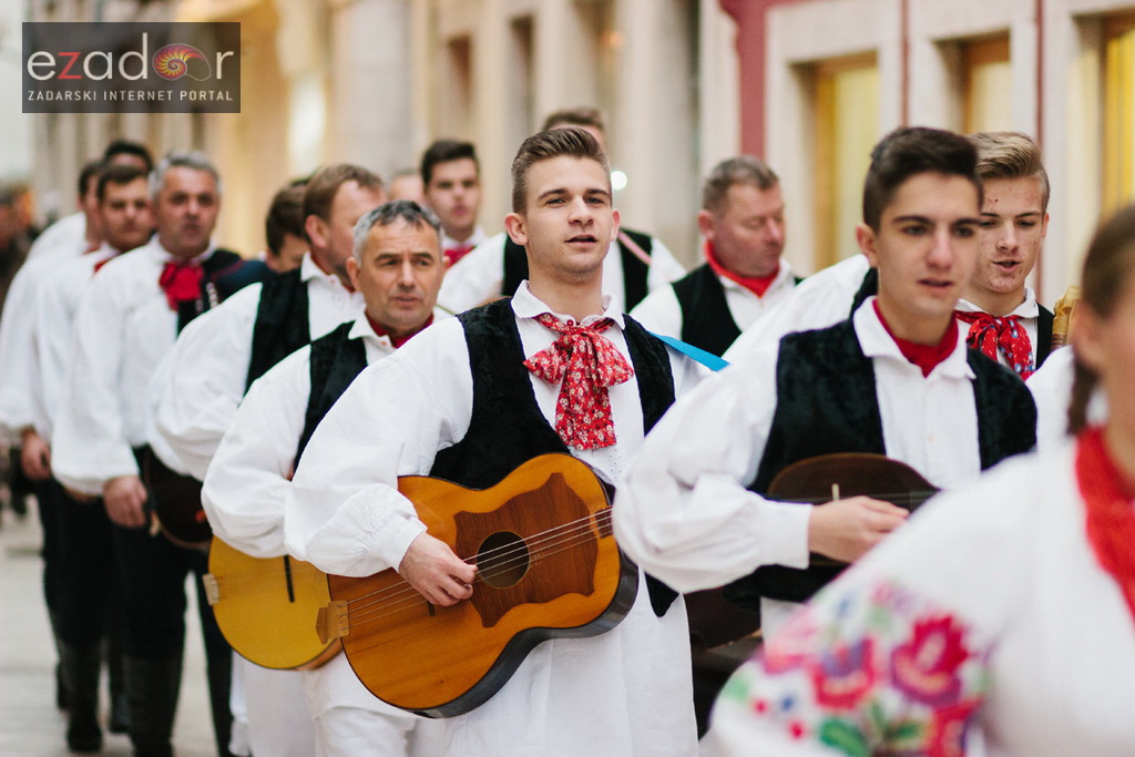 Đir po gradu, subotnja špica 9. prosinca 2017. Turopoljsko srce srcu Zadra