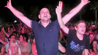 Virsko ljeto 2016: Tomislav Bralić i klapa Intrade oduševili 12 tisuća obožavatelja na virskoj rivi Virsko ljeto 2016: Tomislav Bralić i klapa Intrade oduševili 12 tisuća obožavatelja na virskoj rivi